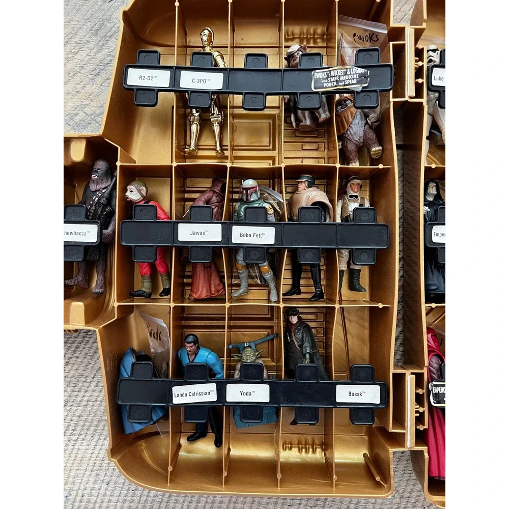 Star Wars C-3PO Collector Case with 20+ Vintage Action Figures Figures & Access